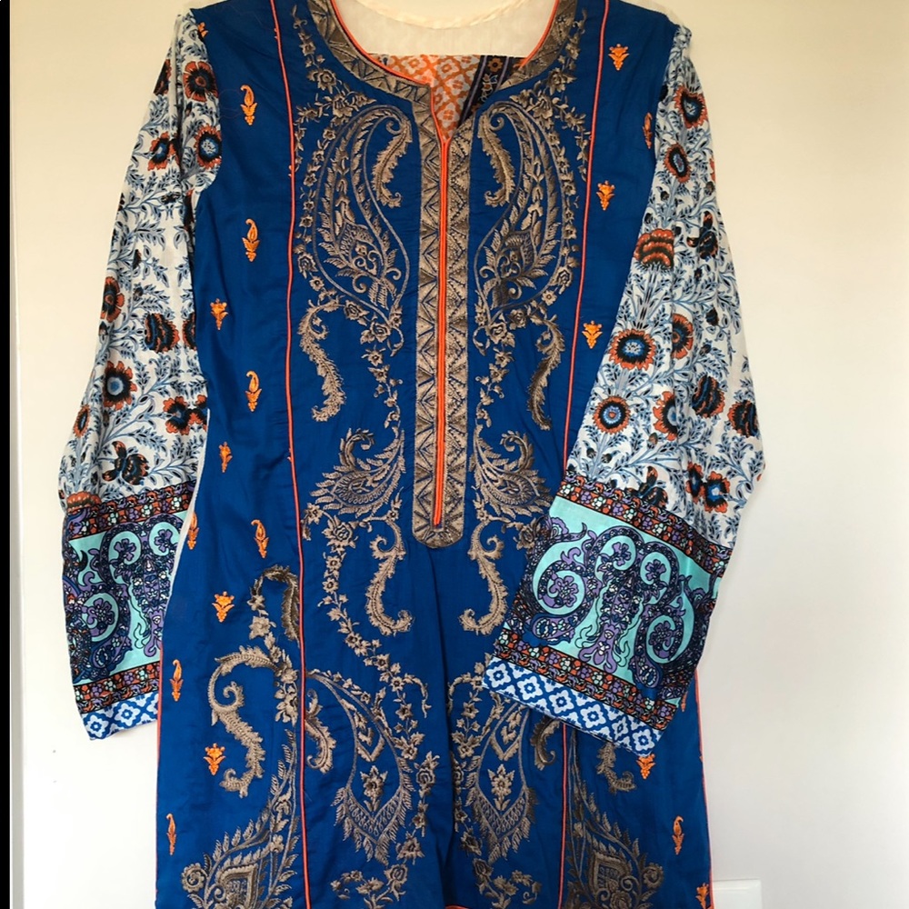 Gently worn blue and white Kurta with dupatta!